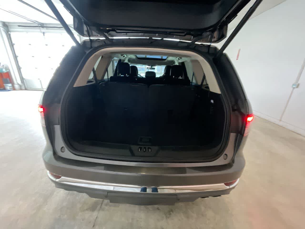 Thumbnail: 2020 Lincoln Aviator - 25