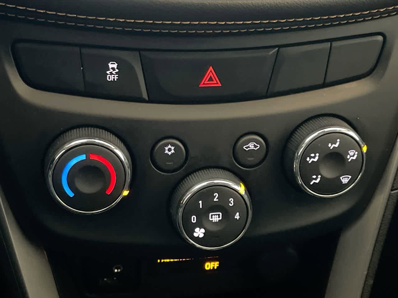 Thumbnail: 2018 Chevrolet Trax - 19