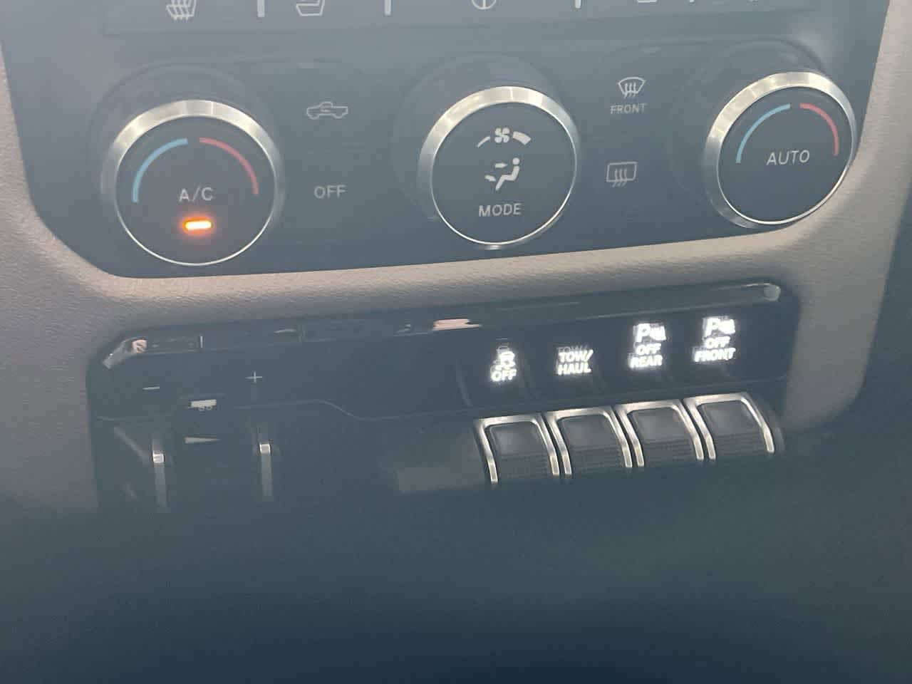 Thumbnail: 2019 RAM 1500 - 19