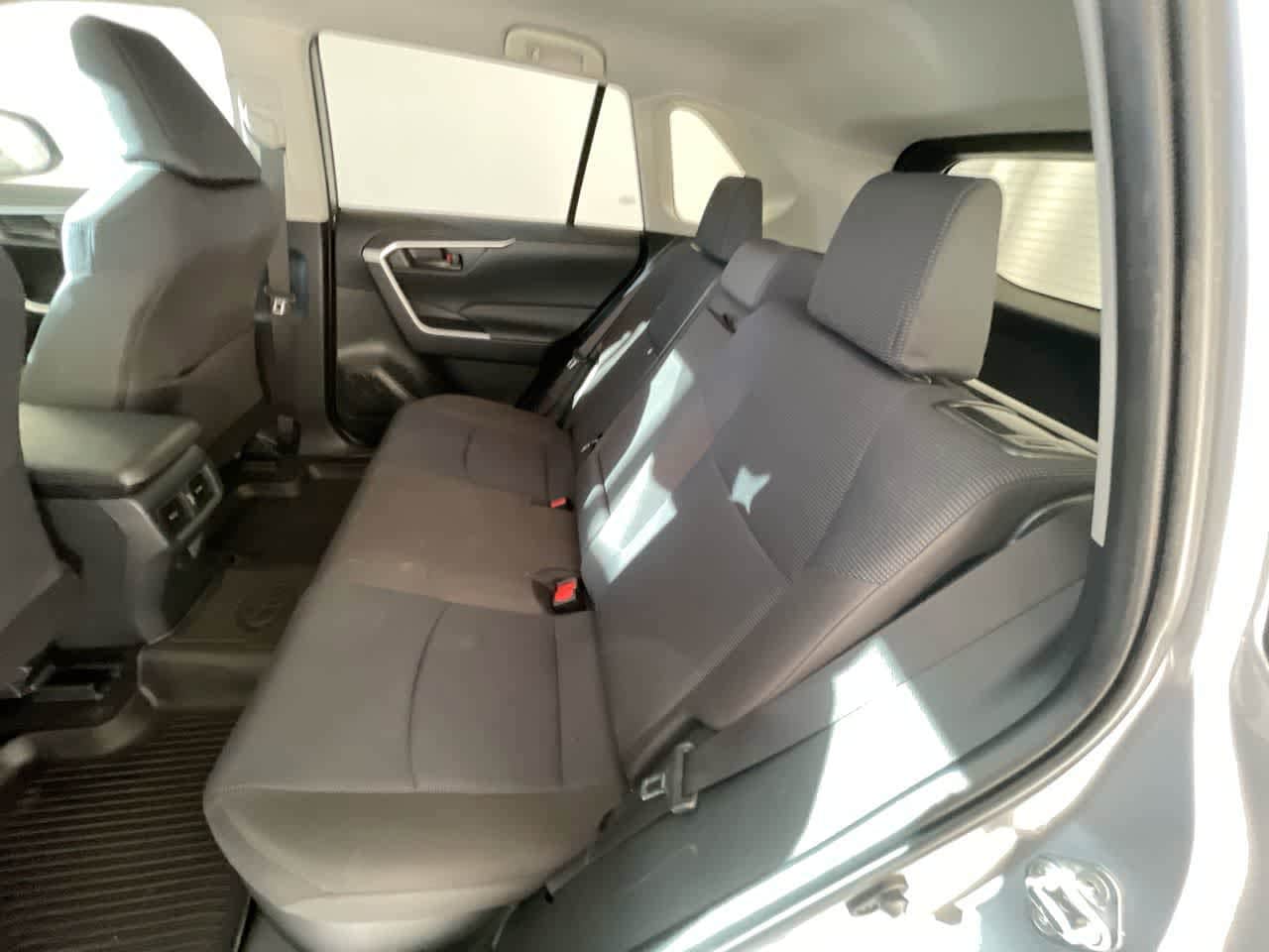 Thumbnail: 2022 Toyota RAV4 - 22