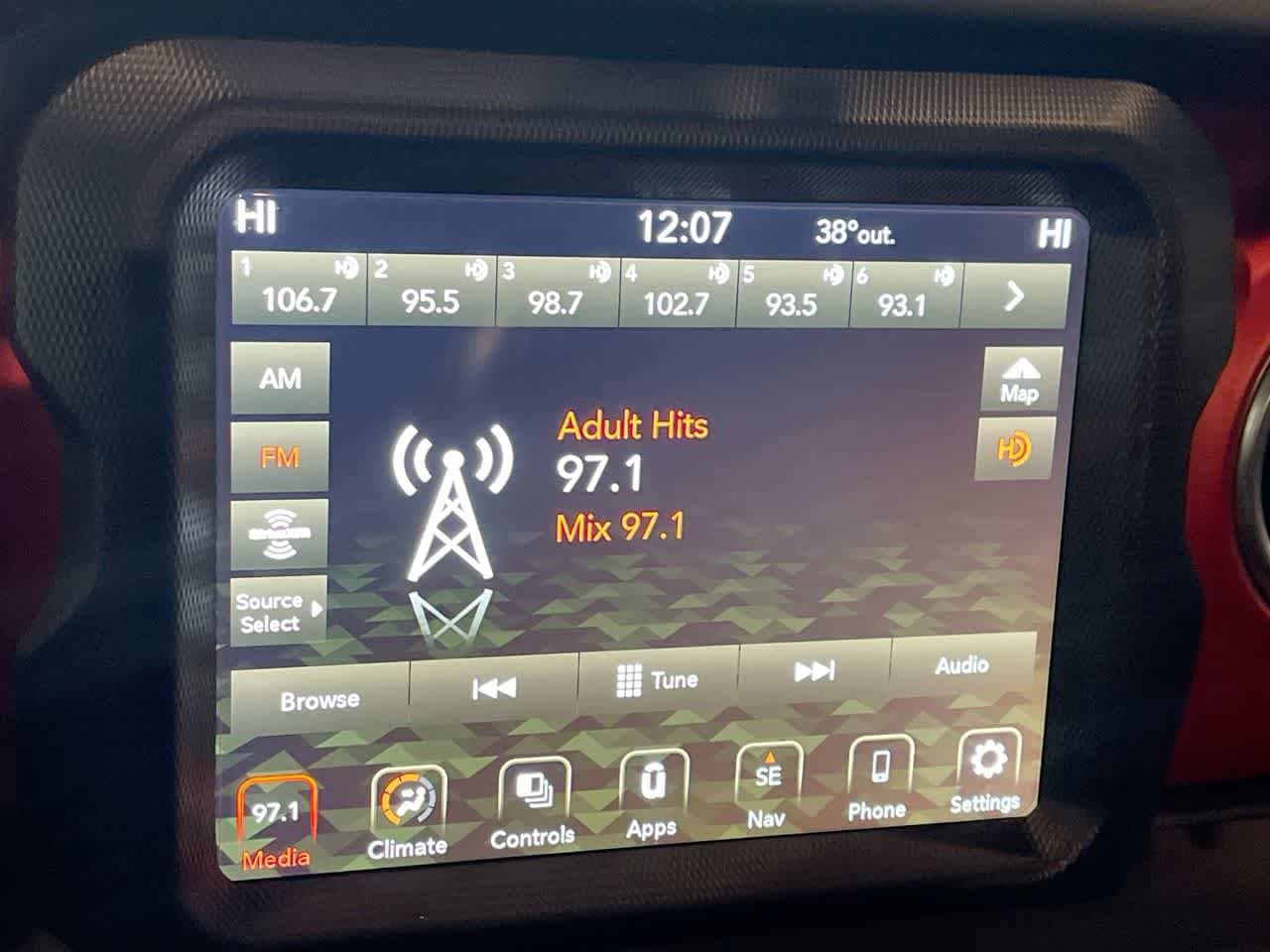 Thumbnail: 2020 Jeep Gladiator - 16