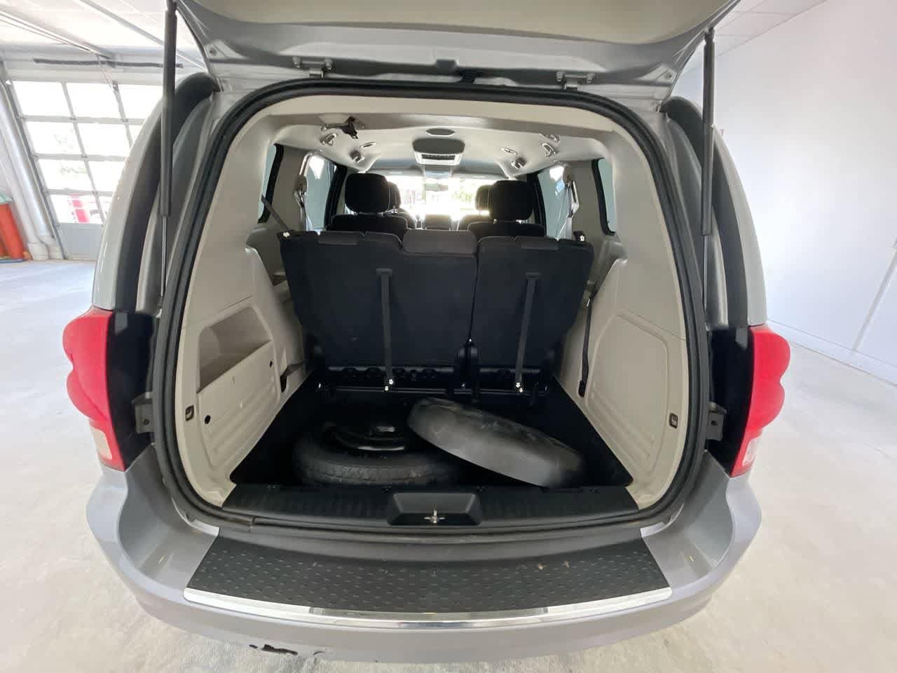 Thumbnail: 2017 Dodge Grand Caravan - 22