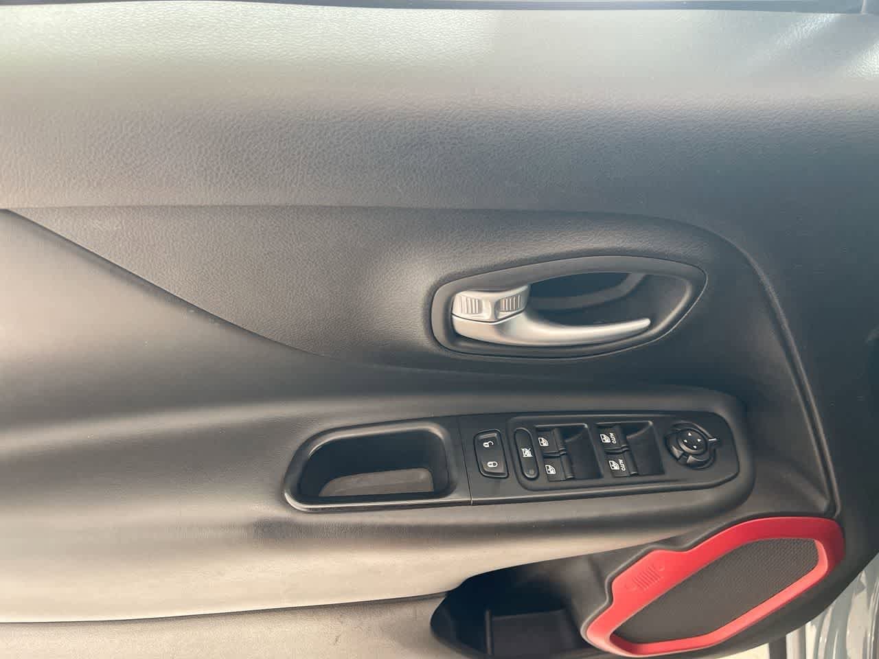 Thumbnail: 2015 Jeep Renegade - 14