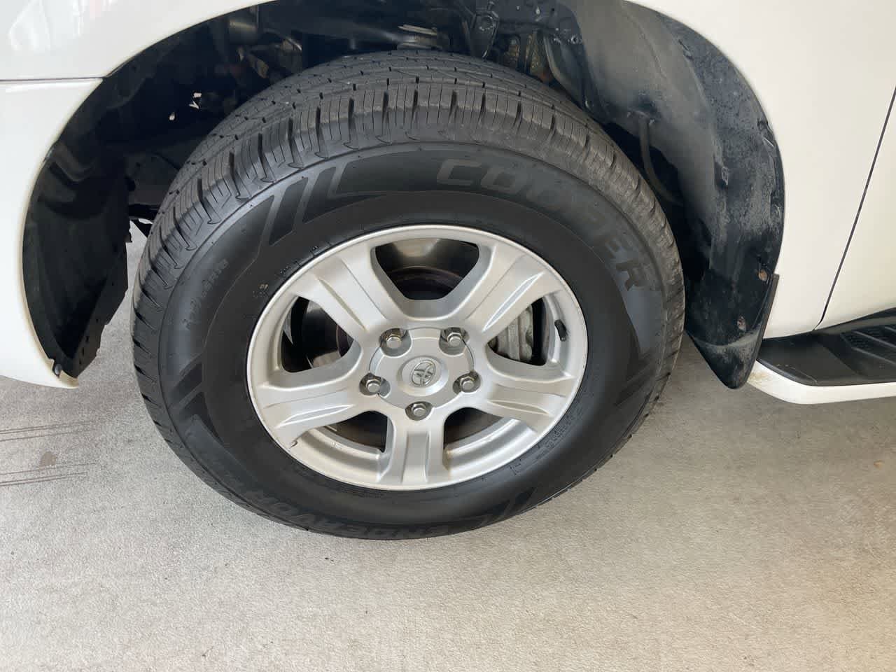 Thumbnail: 2008 Toyota Sequoia - 10