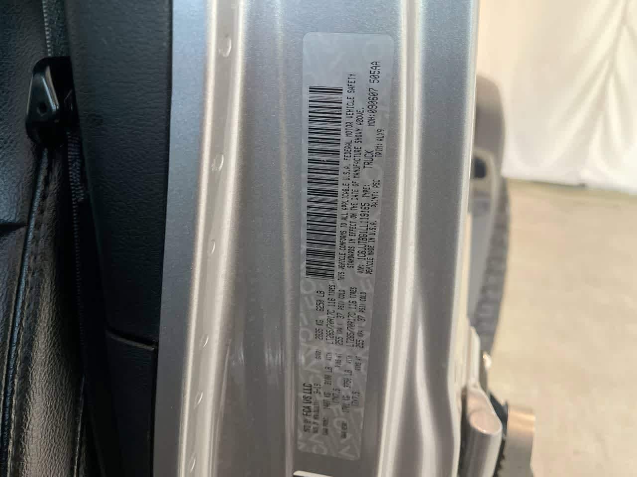 Thumbnail: 2020 Jeep Gladiator - 28