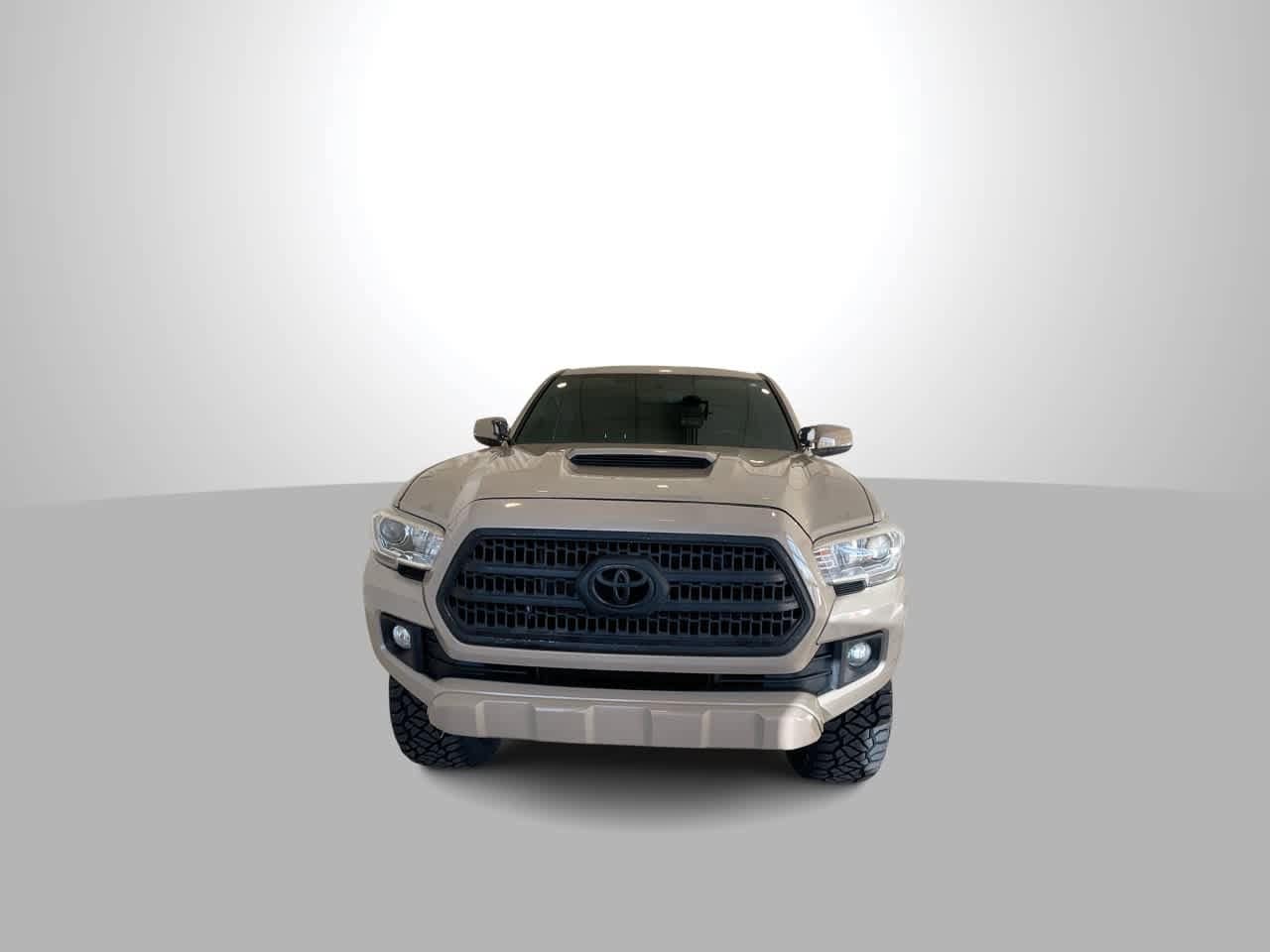 Thumbnail: 2017 Toyota Tacoma - 3