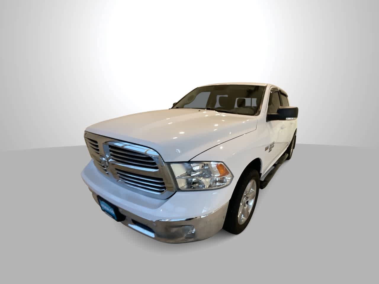 Thumbnail: 2019 RAM 1500 Classic - 4