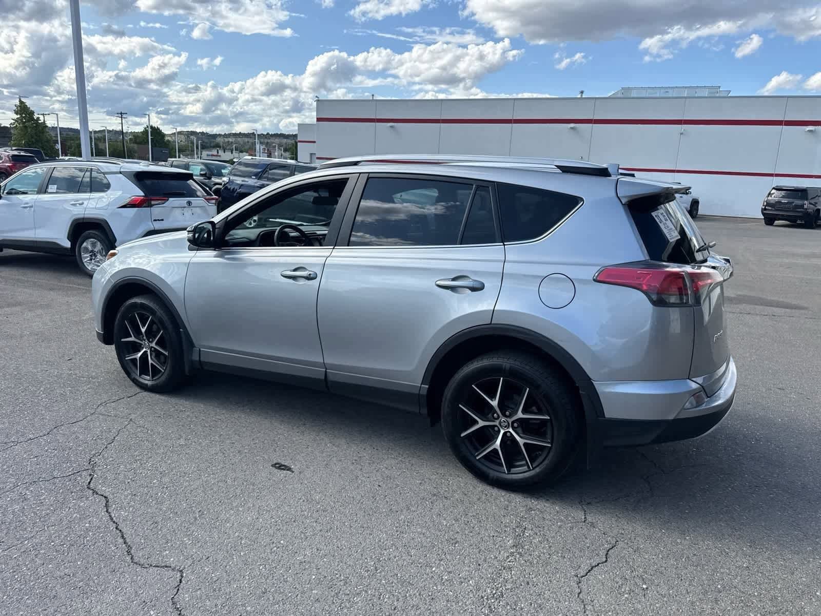 Thumbnail: 2016 Toyota RAV4 - 37