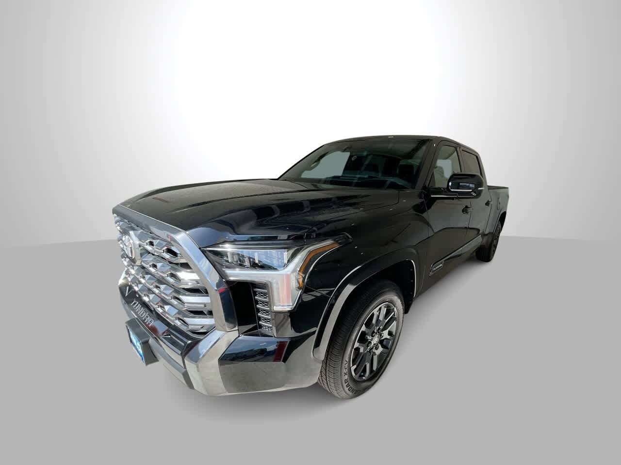 2025 Toyota Tundra Platinum CrewMax photo 4
