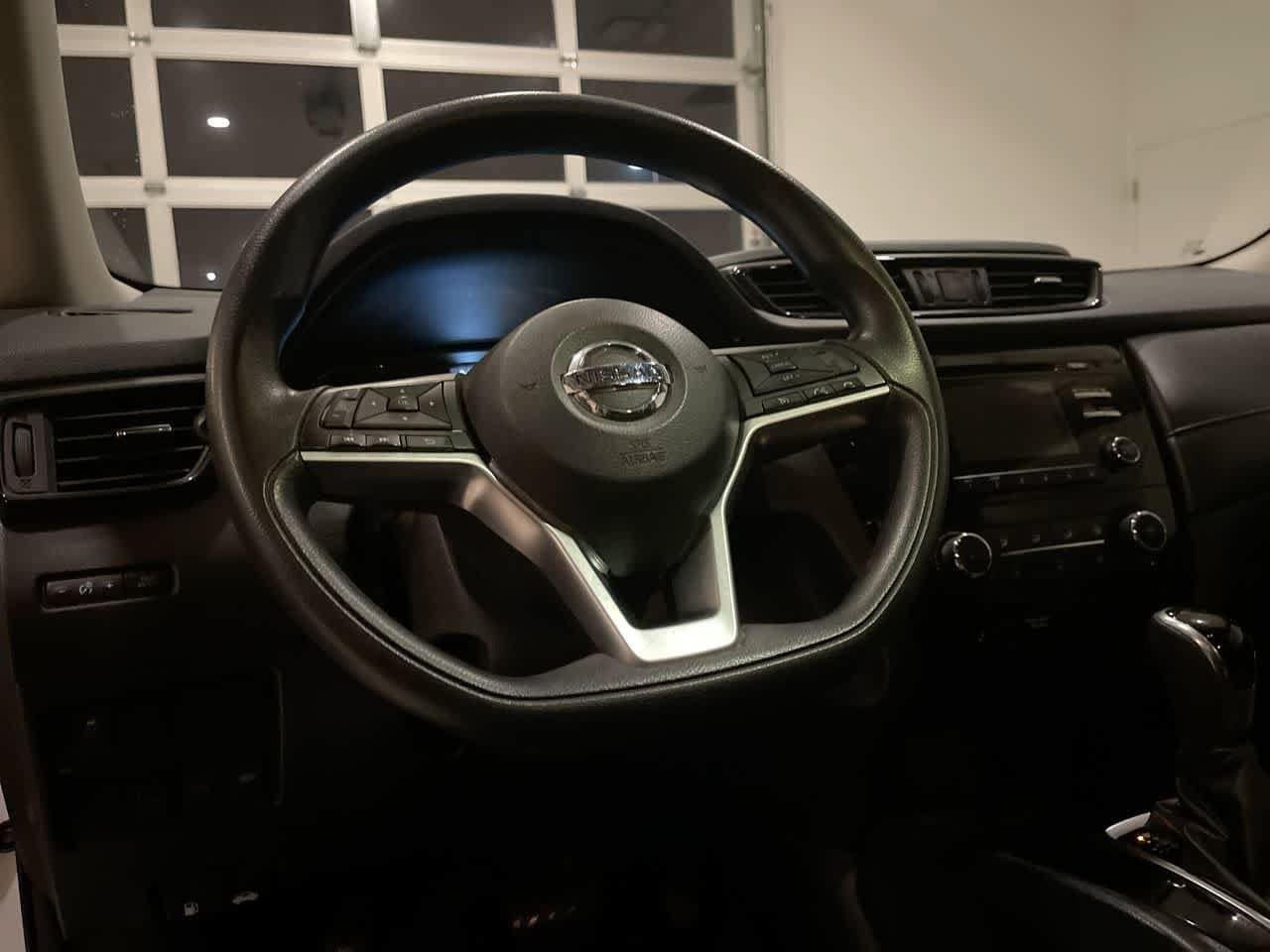 Thumbnail: 2017 Nissan Rogue - 14