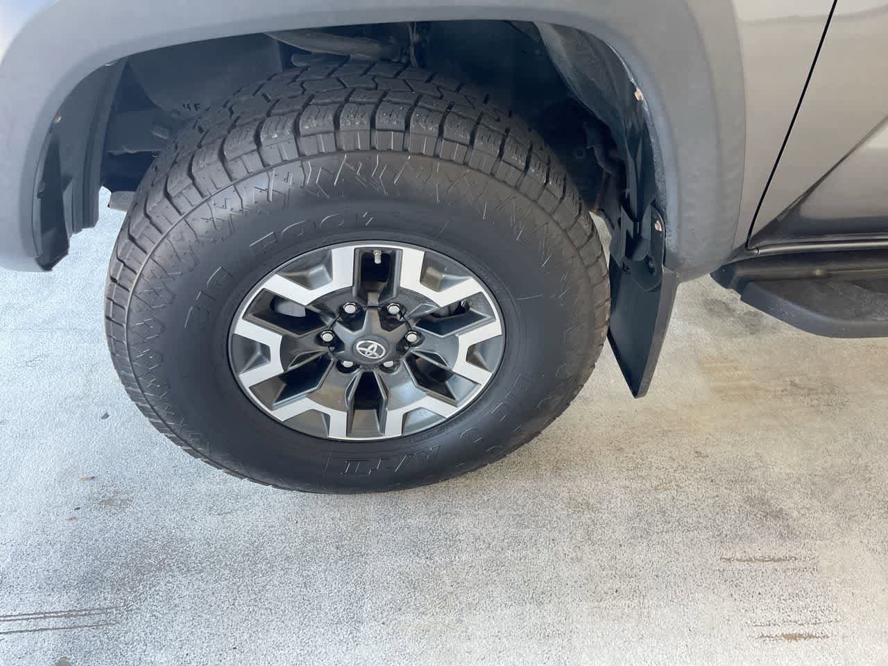 Thumbnail: 2018 Toyota Tacoma - 10