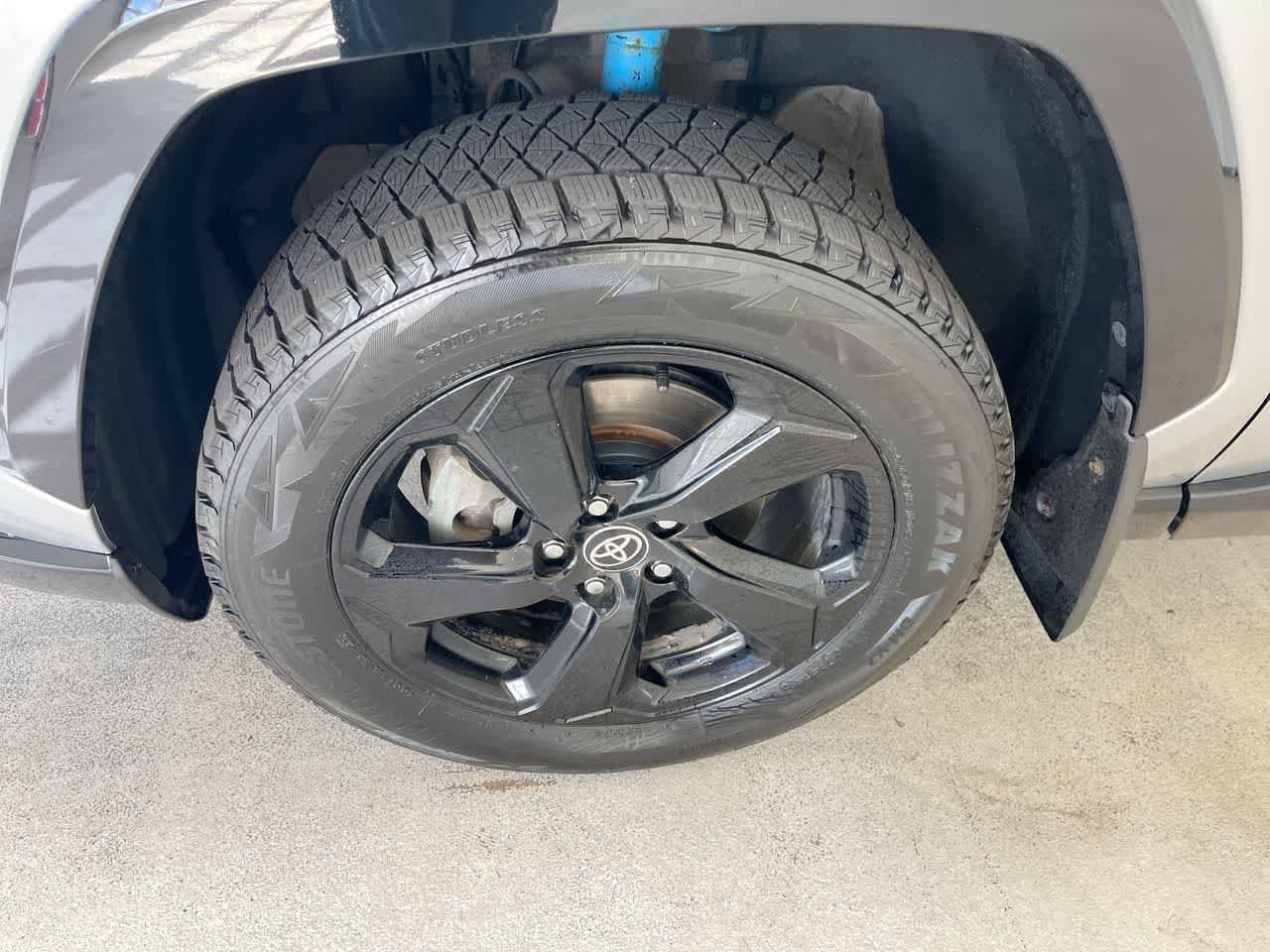 Thumbnail: 2021 Toyota RAV4 - 10