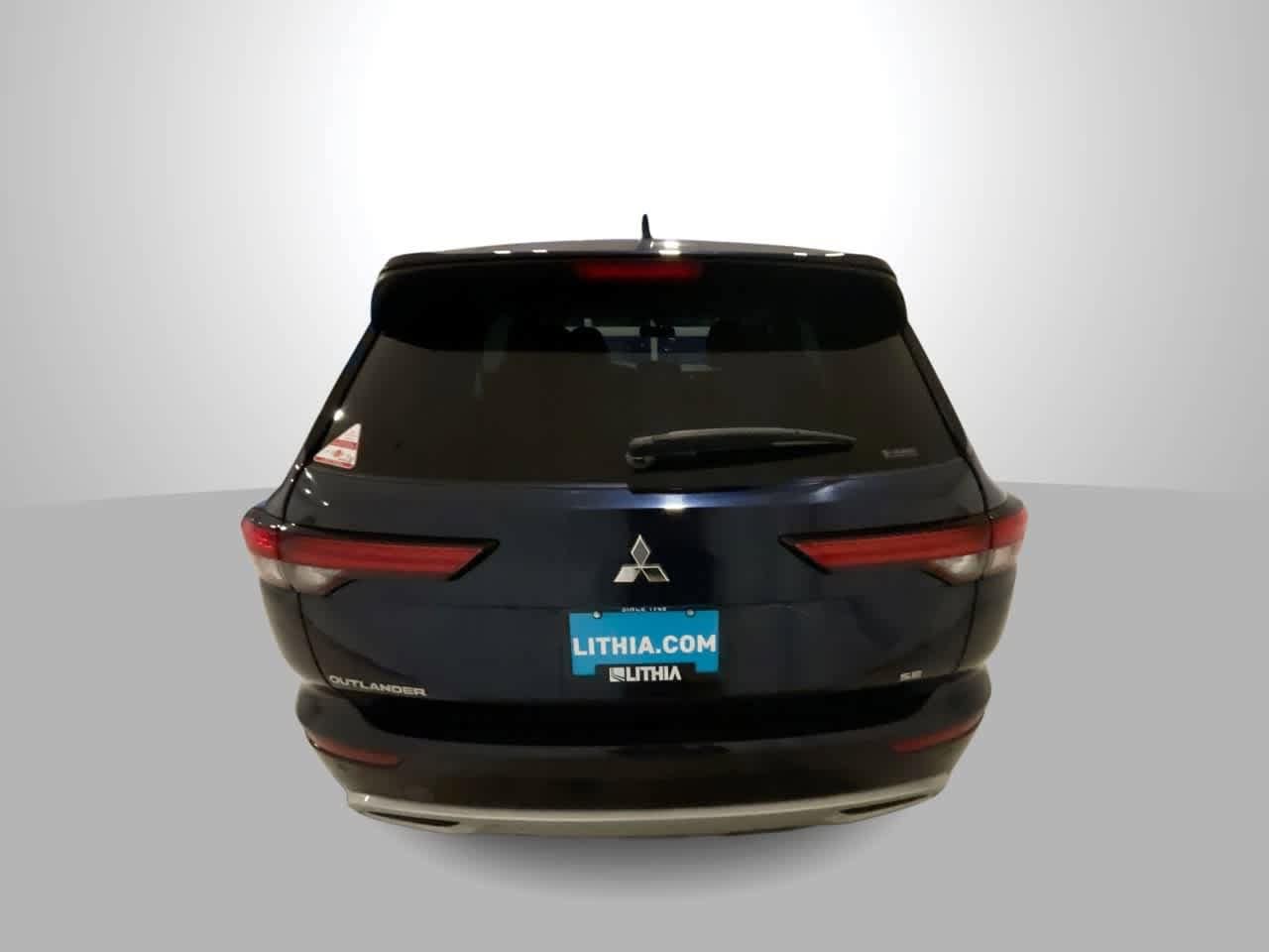 Thumbnail: 2023 Mitsubishi Outlander - 7