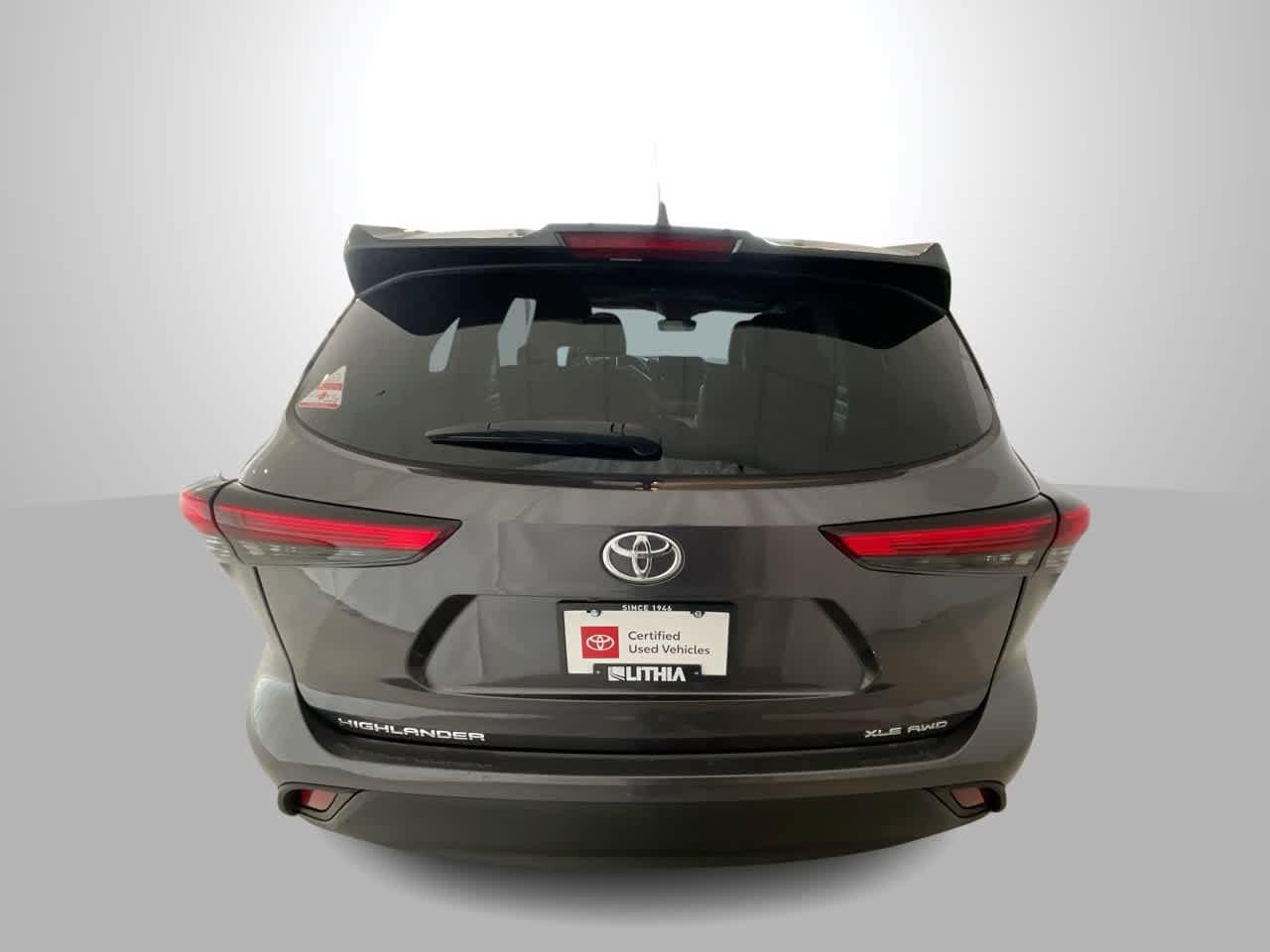 Thumbnail: 2022 Toyota Highlander - 7