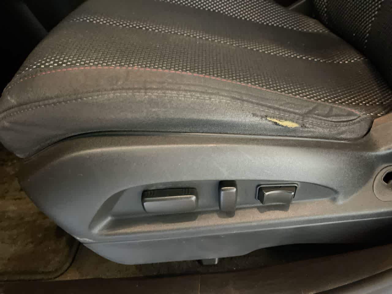 Thumbnail: 2010 Chevrolet Equinox - 12