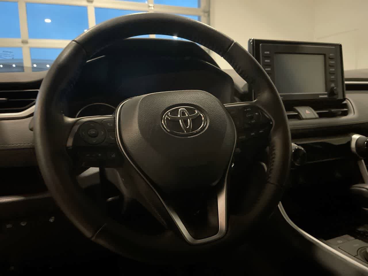 Thumbnail: 2020 Toyota RAV4 - 14