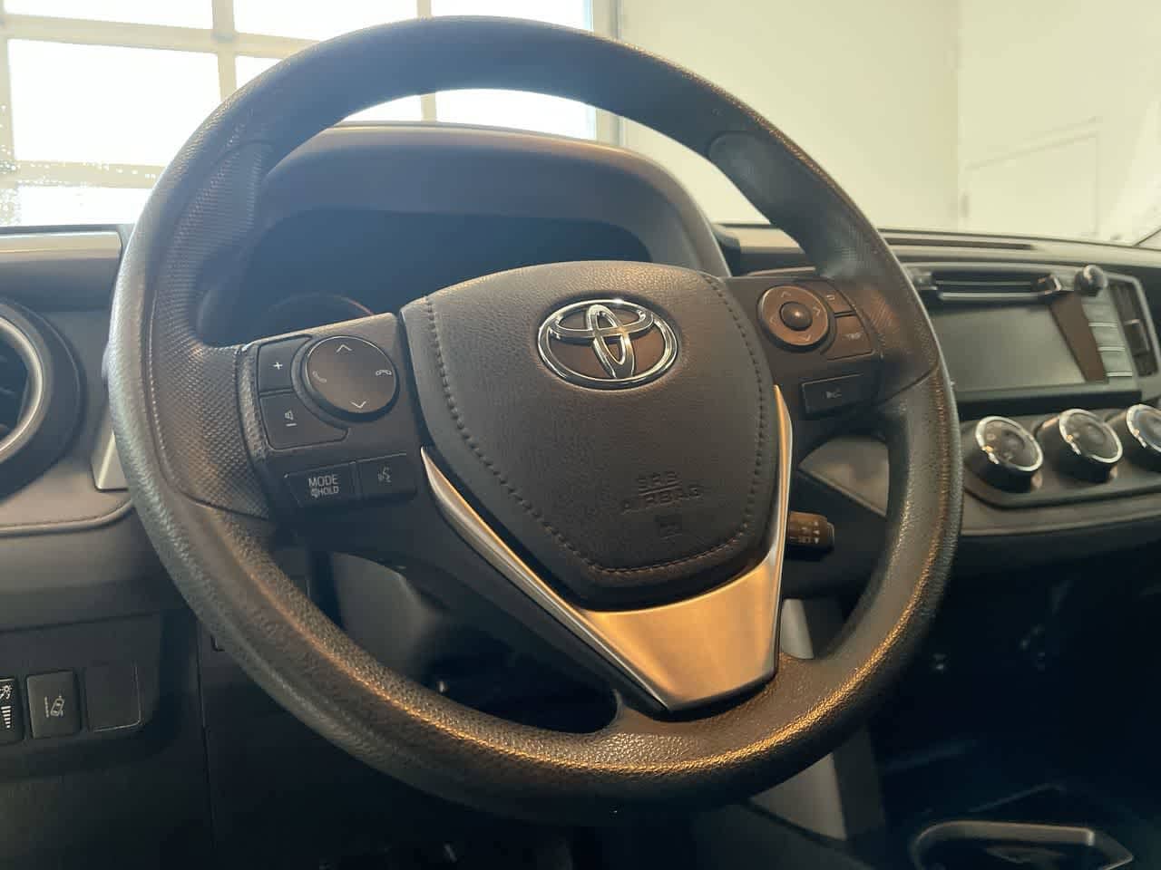 Thumbnail: 2018 Toyota RAV4 - 14