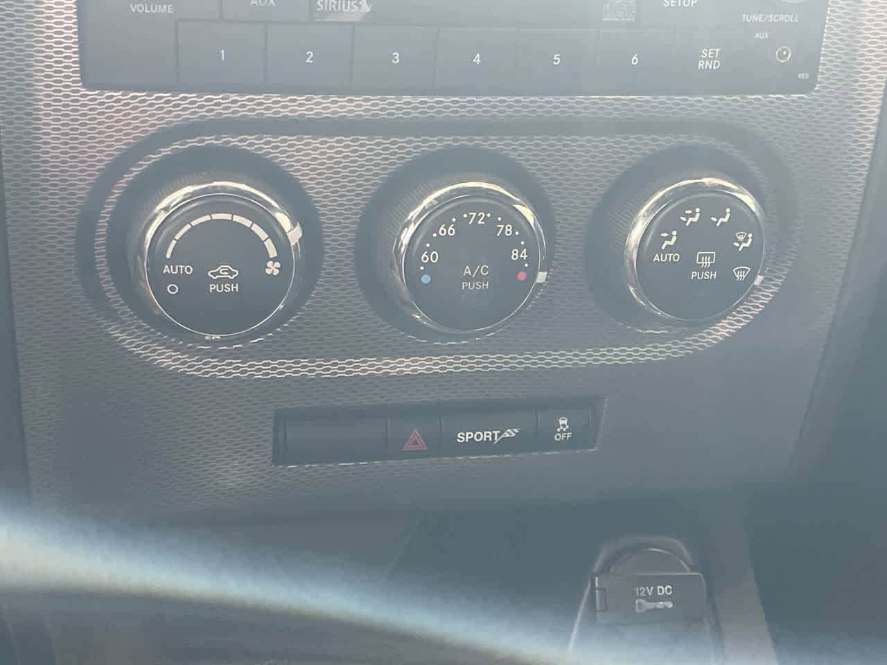 Thumbnail: 2013 Dodge Challenger - 17