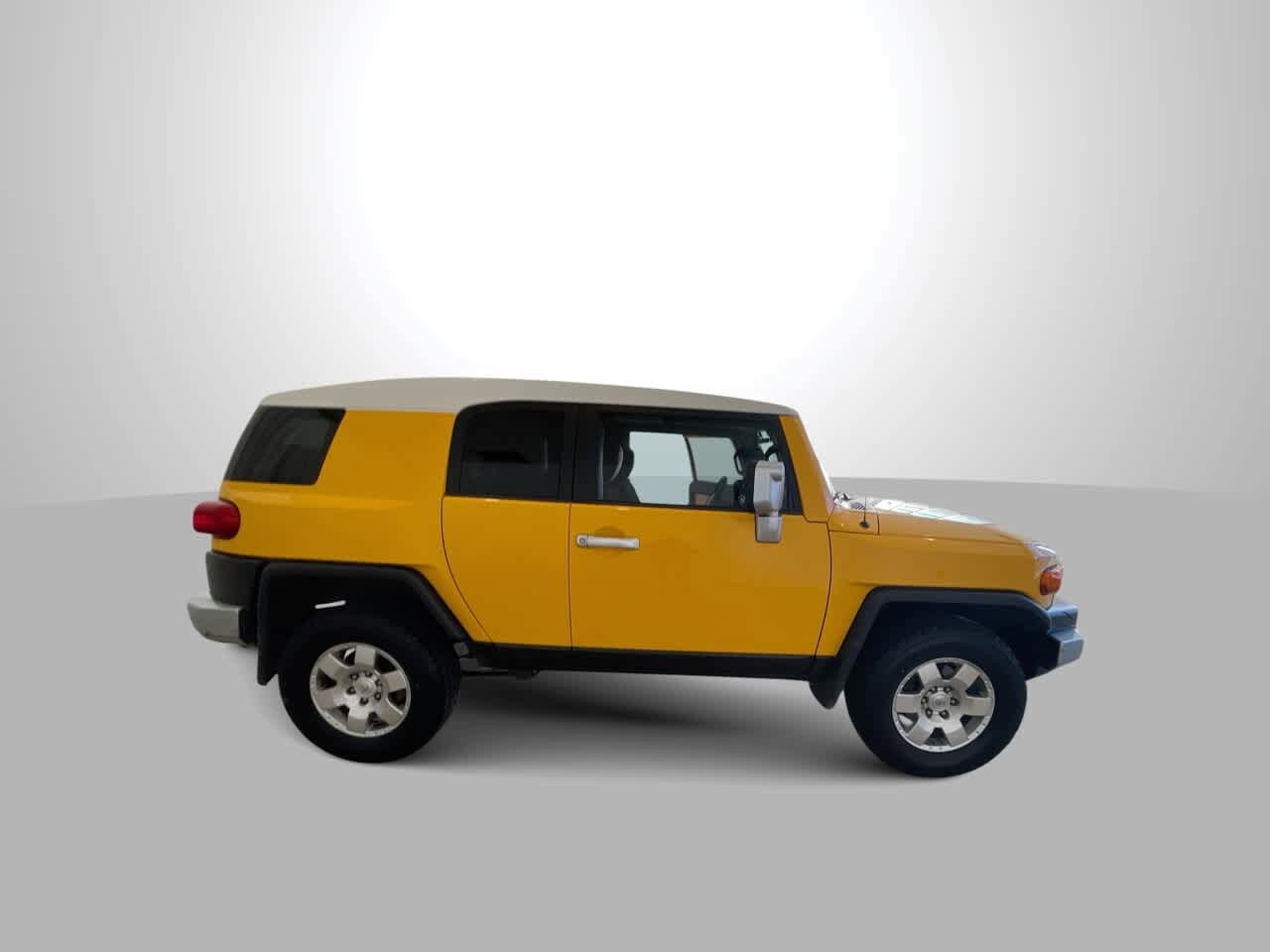 Thumbnail: 2009 Toyota FJ Cruiser - 9