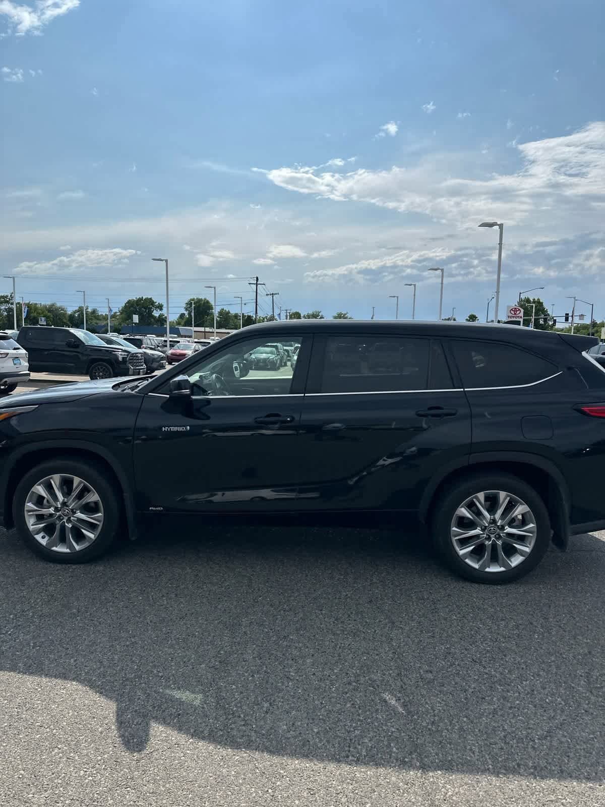 Thumbnail: 2020 Toyota Highlander - 9