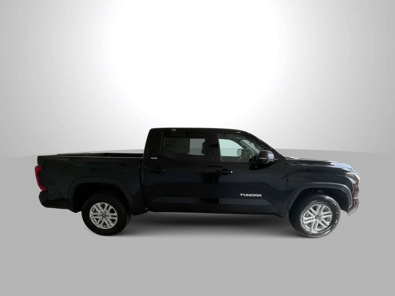 2026 Toyota Tundra SR5 - Photo 9