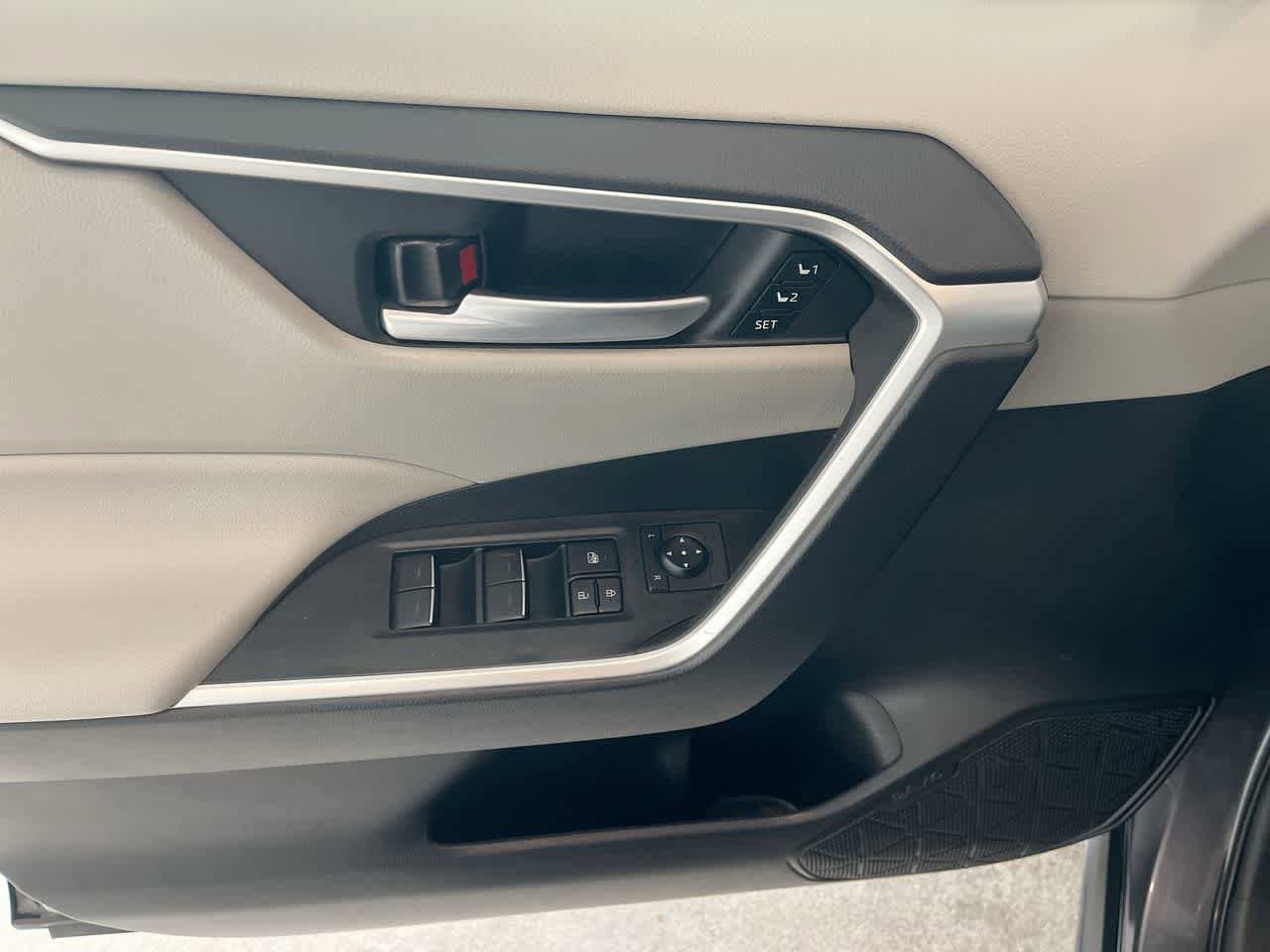 Thumbnail: 2025 Toyota RAV4 - 13