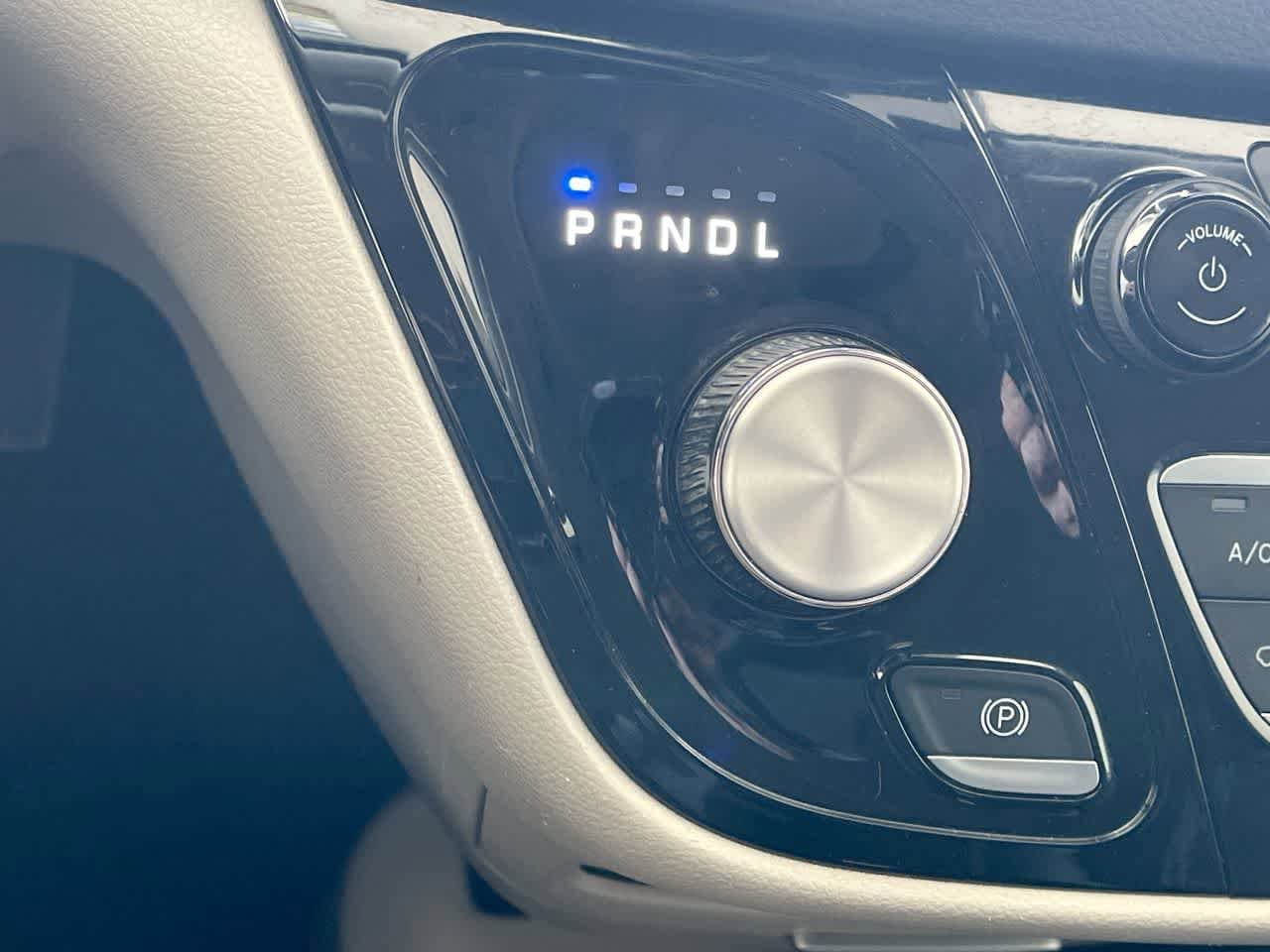 Thumbnail: 2023 Chrysler Pacifica - 19