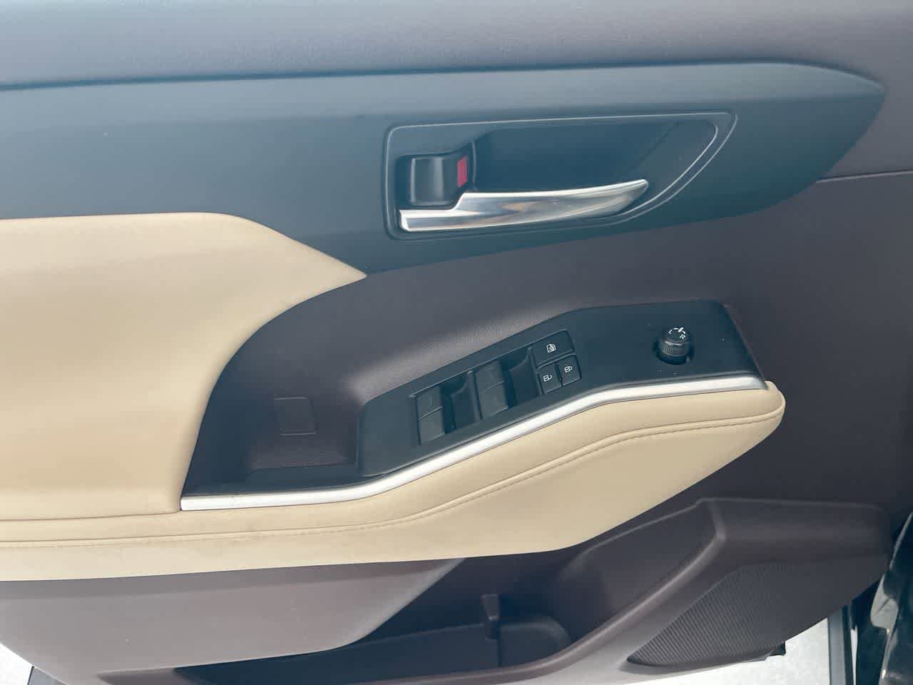 Thumbnail: 2021 Toyota Highlander - 14