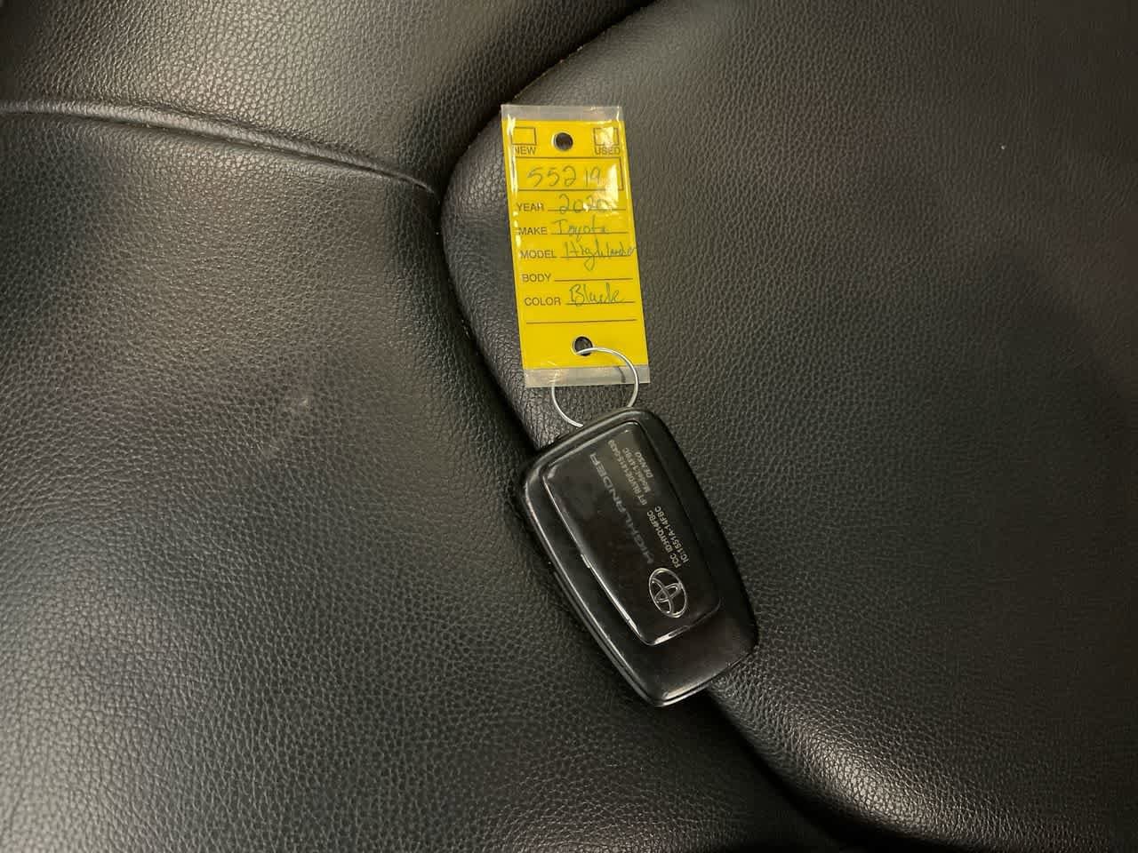 Thumbnail: 2020 Toyota Highlander - 28