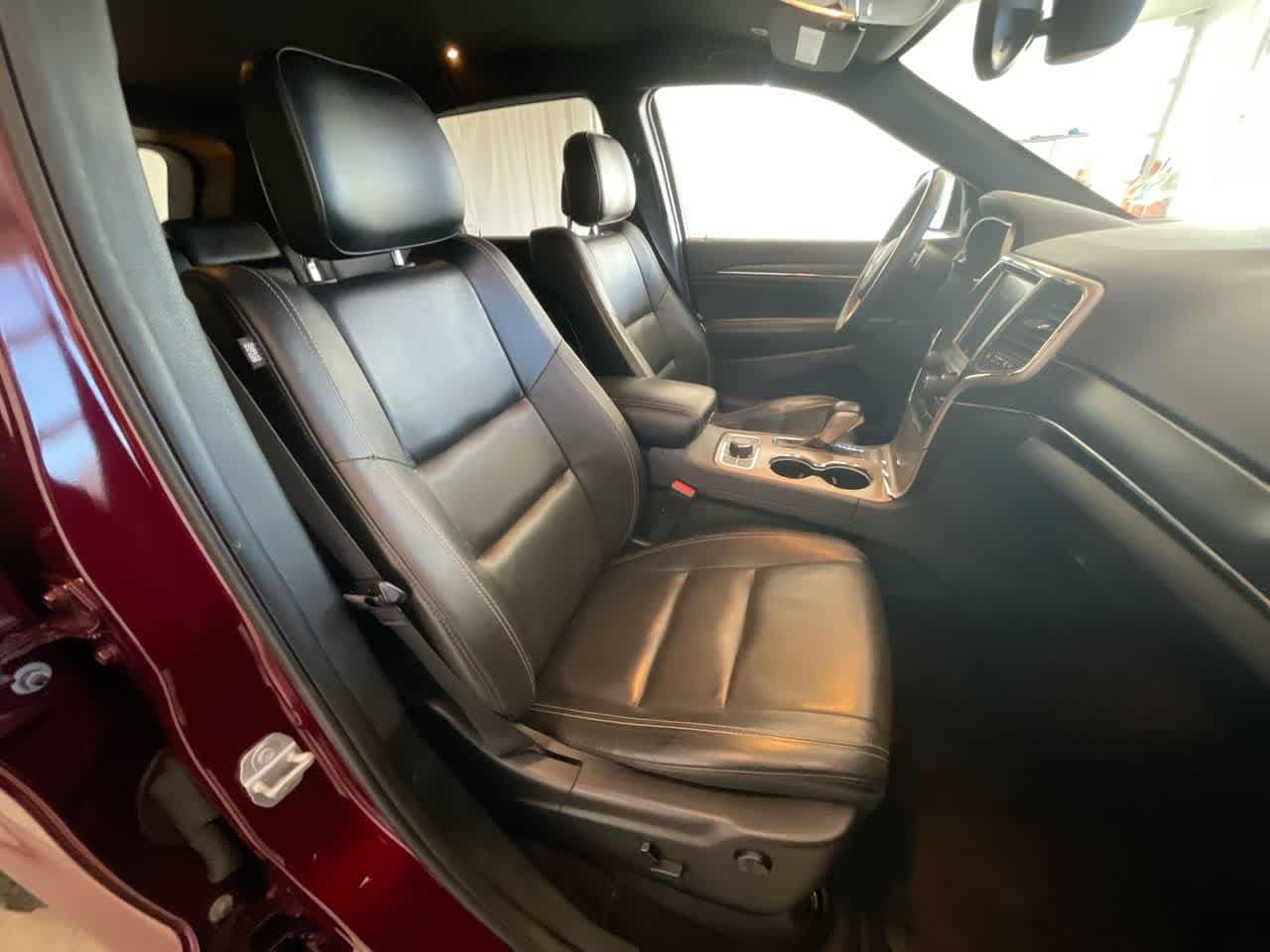 Thumbnail: 2017 Jeep Grand Cherokee - 24