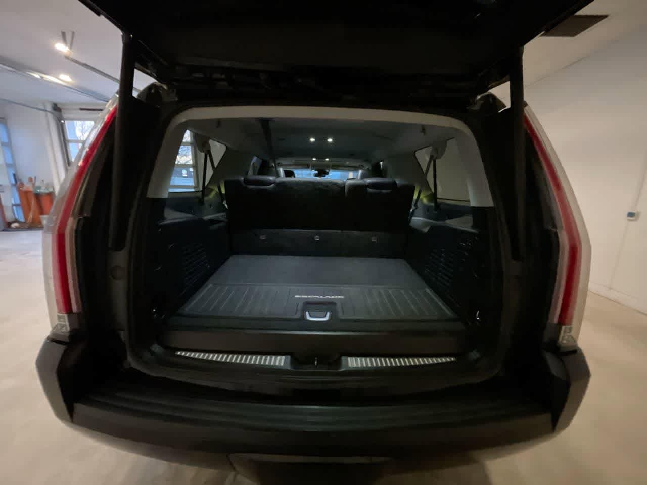 Thumbnail: 2018 Cadillac Escalade - 25