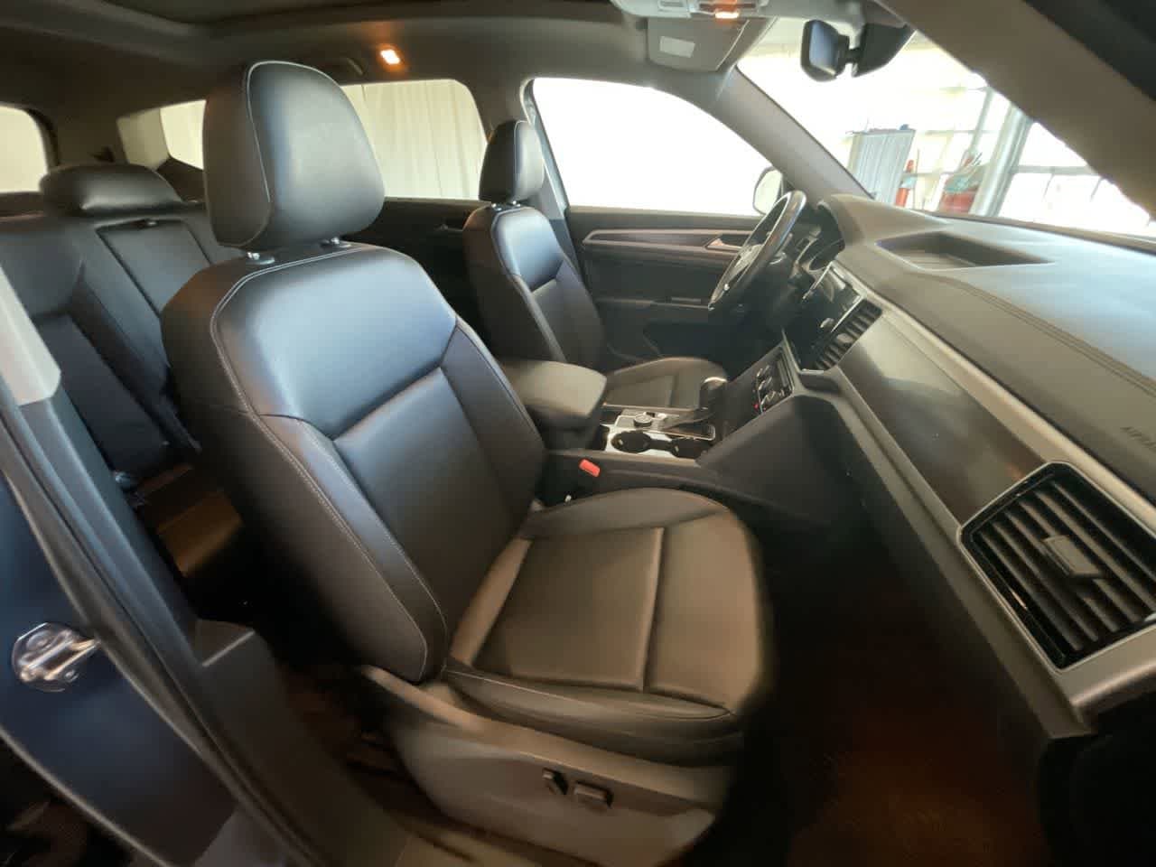 Thumbnail: 2018 Volkswagen Atlas - 25