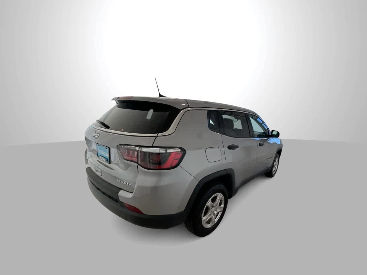 Thumbnail: 2022 Jeep Compass - 8
