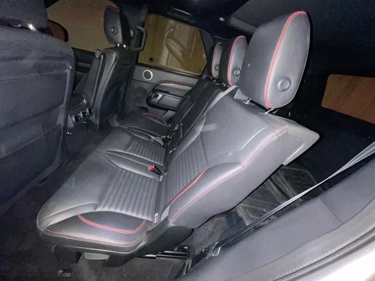 Thumbnail: 2020 Land Rover Discovery - 23