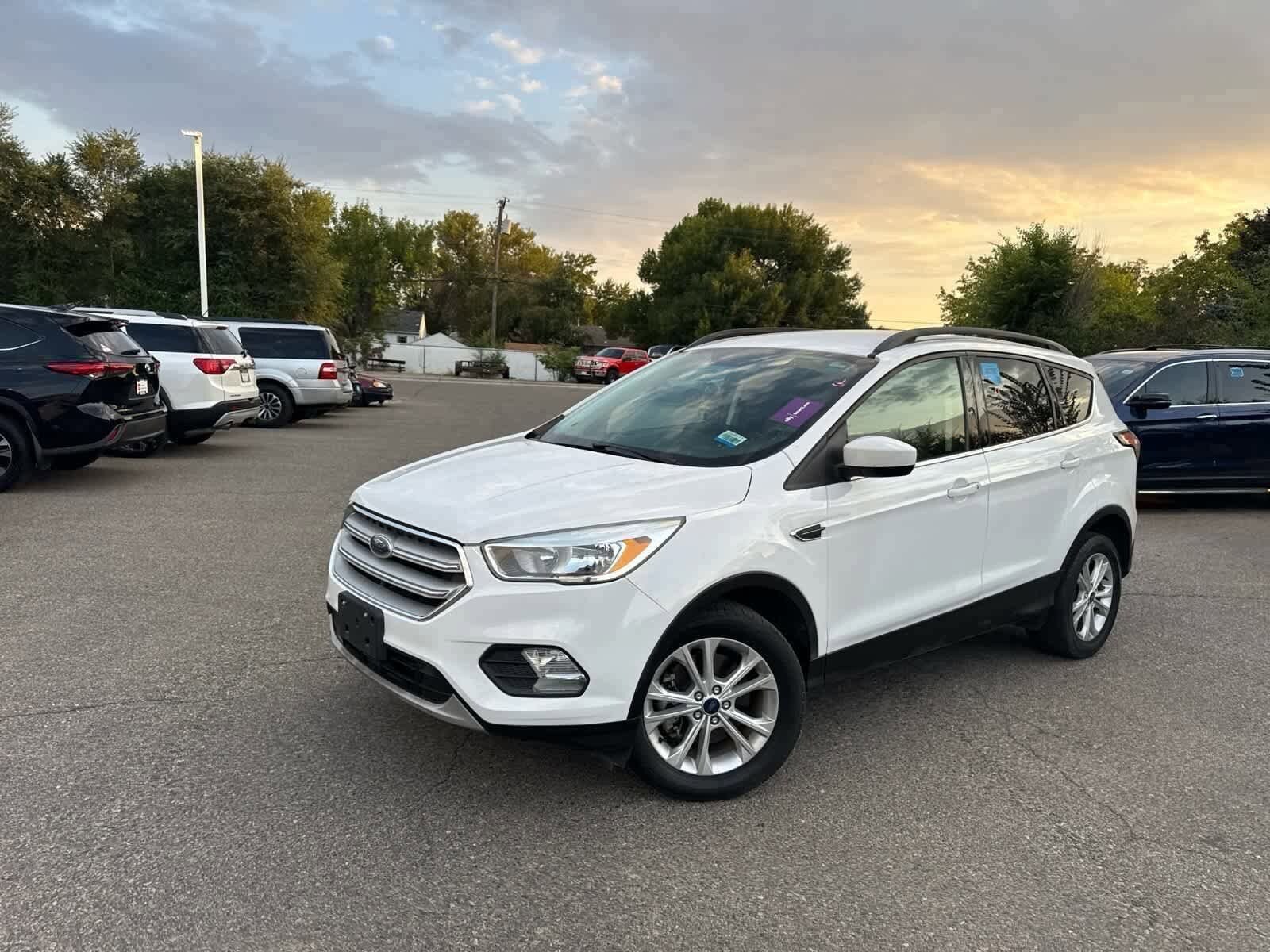2018 Ford Escape SE Sport photo 2