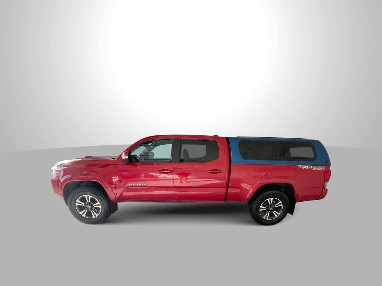 Thumbnail: 2017 Toyota Tacoma - 5