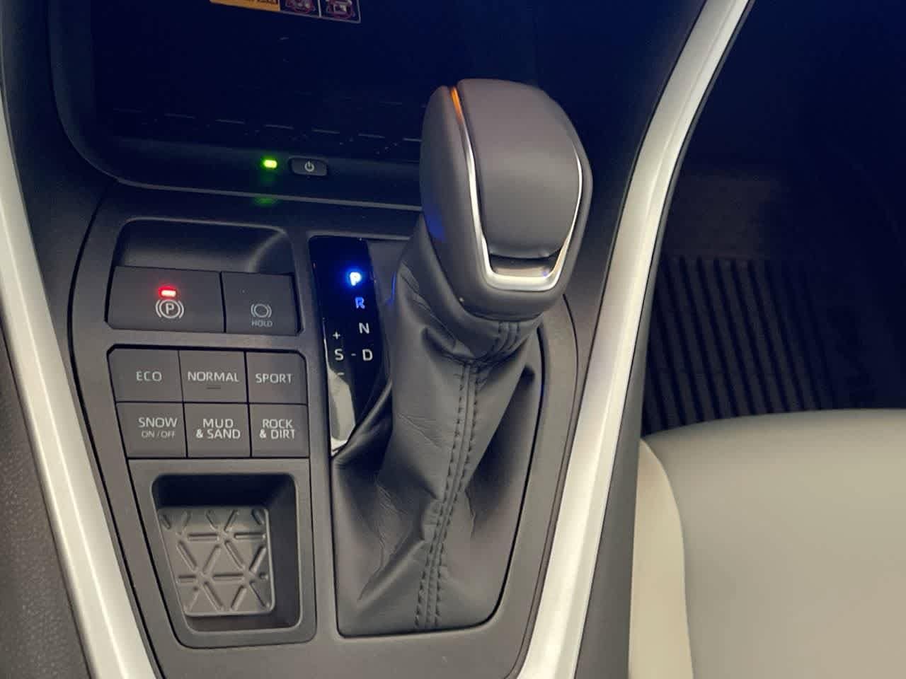 Thumbnail: 2025 Toyota RAV4 - 20