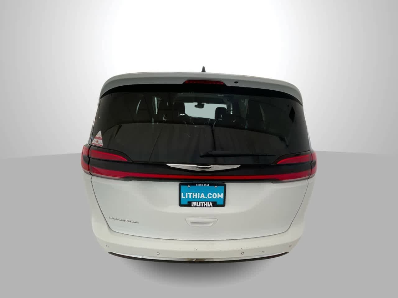 Thumbnail: 2023 Chrysler Pacifica - 7