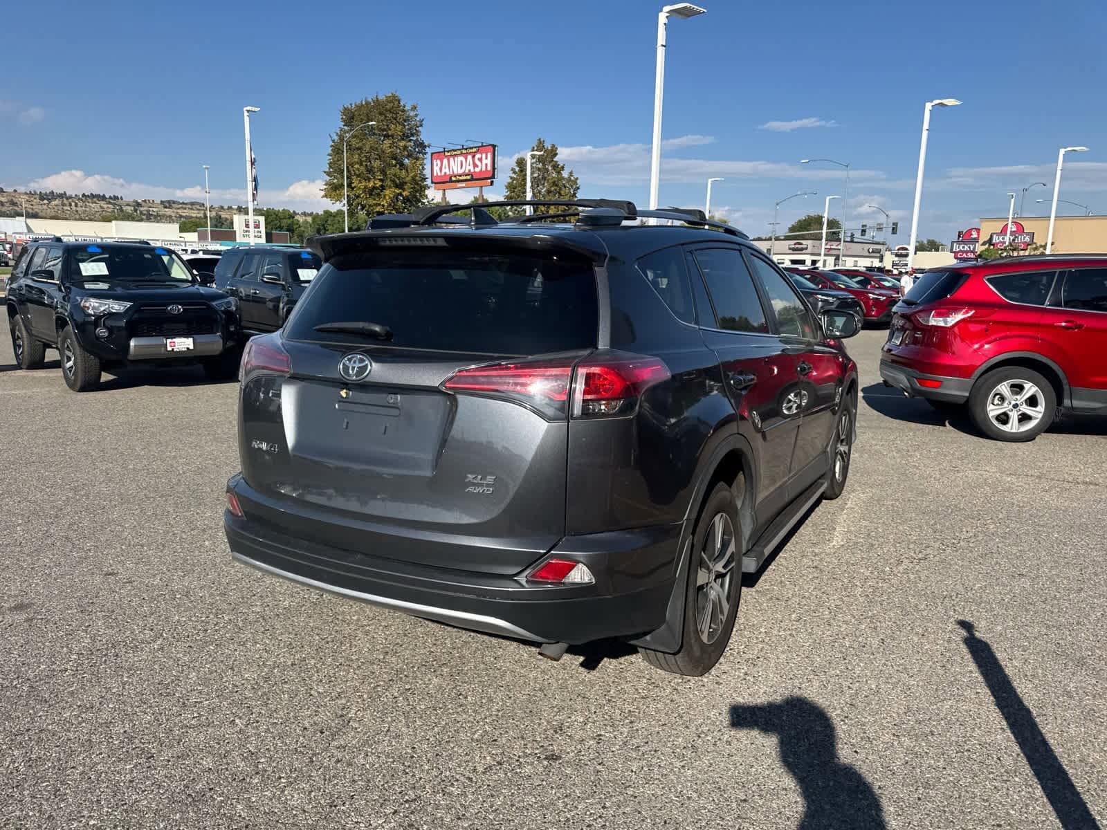 Thumbnail: 2018 Toyota RAV4 - 20