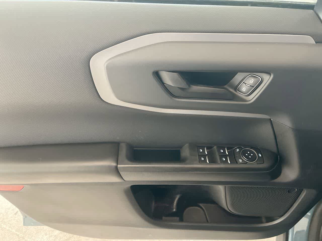 Thumbnail: 2022 Ford Bronco Sport - 13