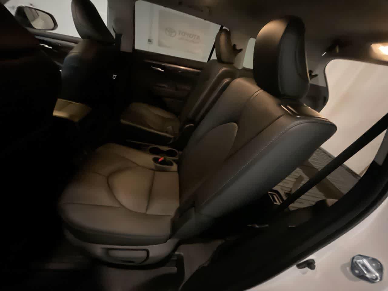 Thumbnail: 2026 Toyota Highlander - 23