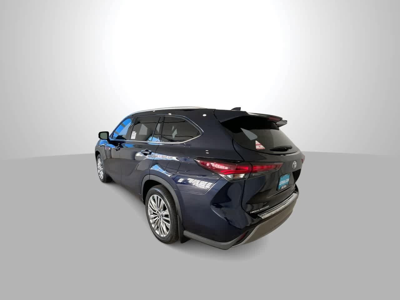 Thumbnail: 2026 Toyota Highlander - 6