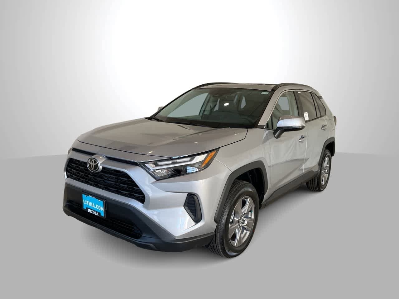 2025 Toyota RAV4 XLE's photo