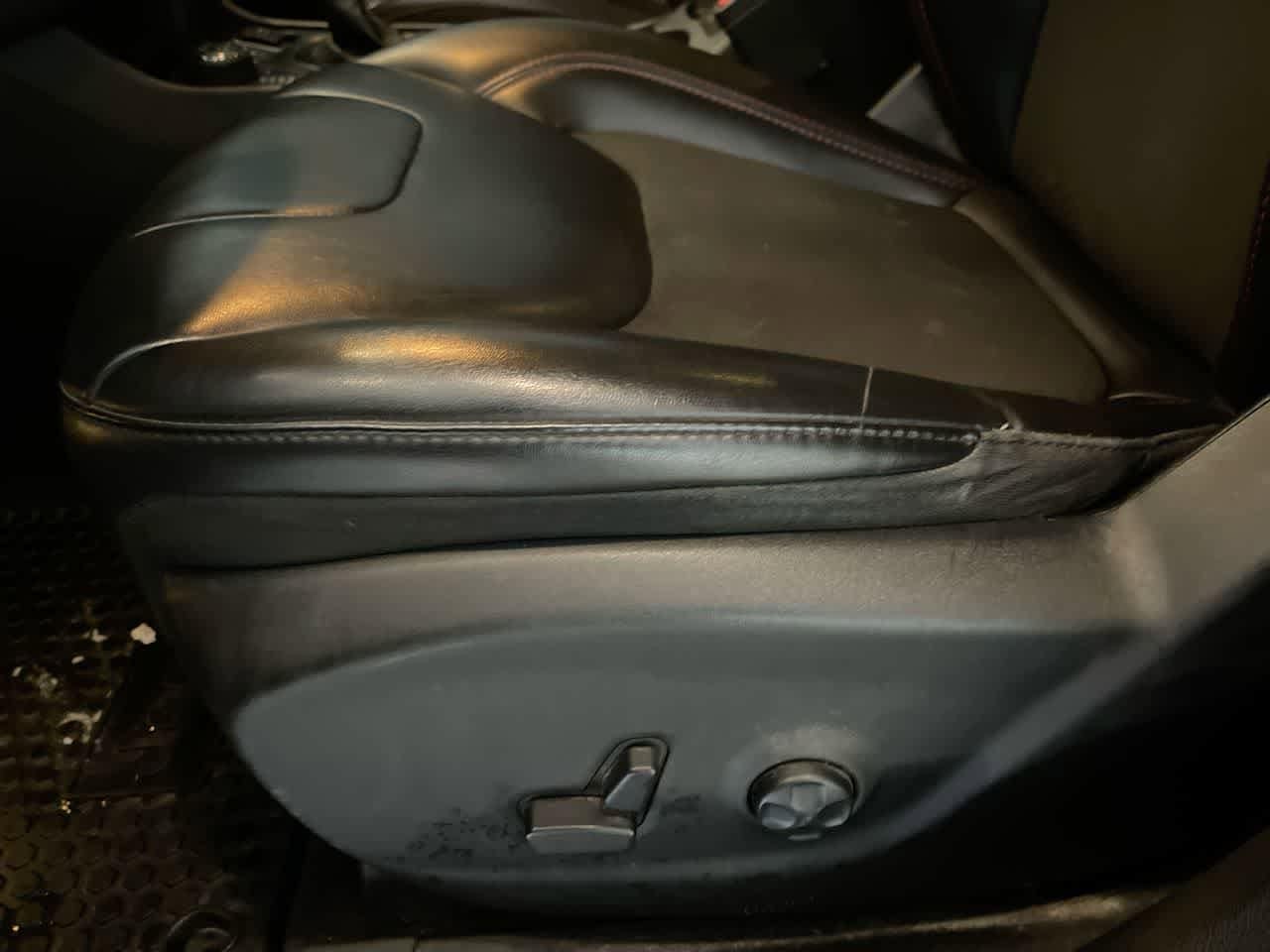 Thumbnail: 2019 Jeep Cherokee - 12