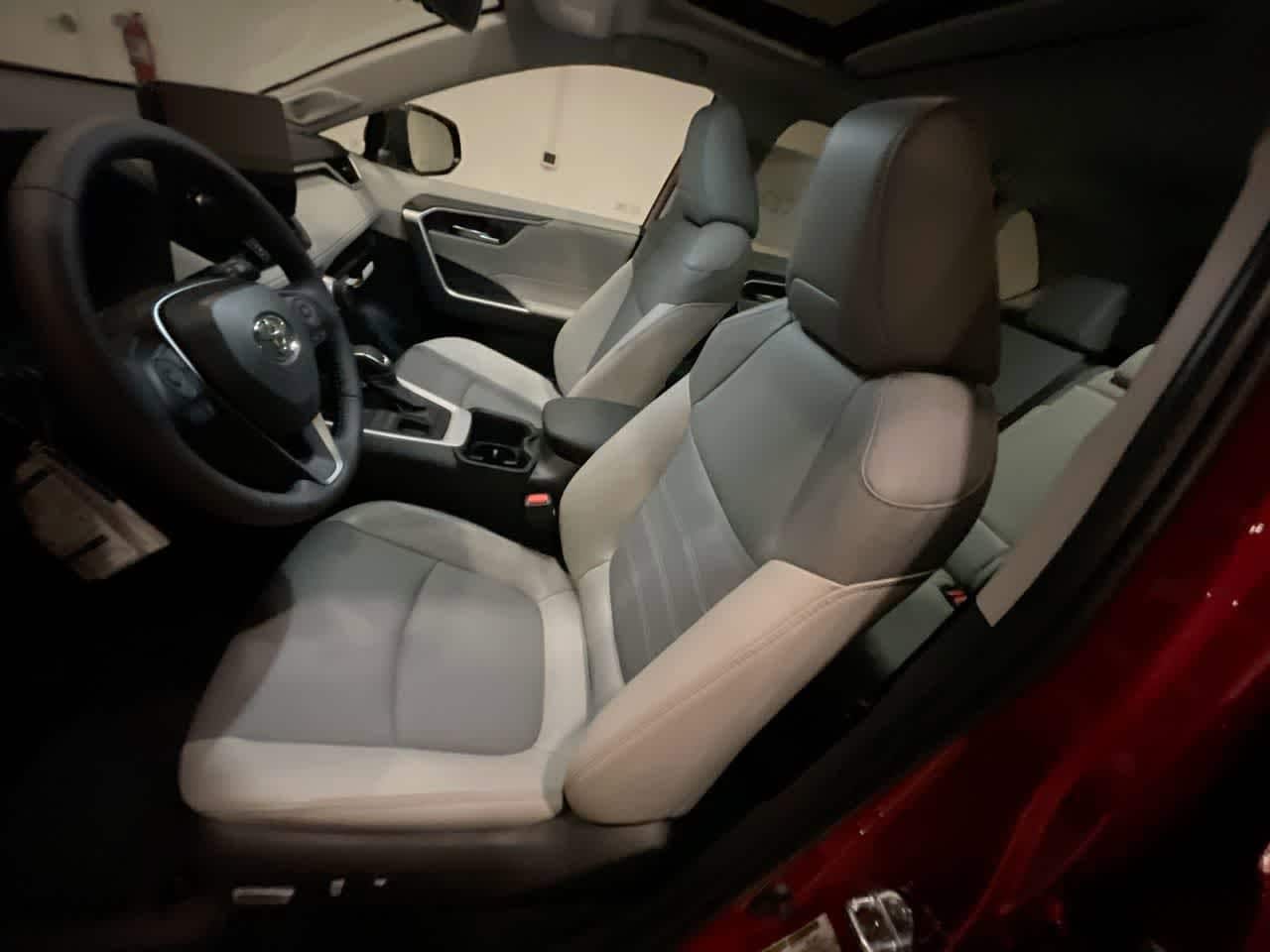 Thumbnail: 2025 Toyota RAV4 - 11