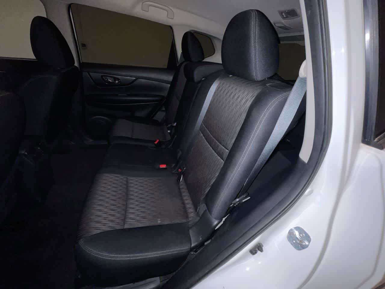 Thumbnail: 2017 Nissan Rogue - 21