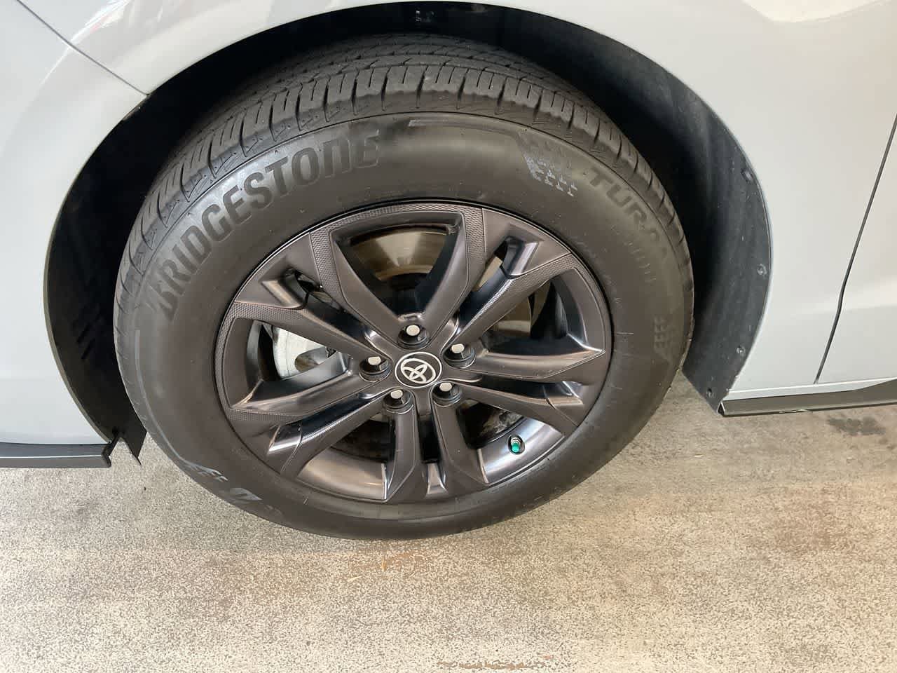 Thumbnail: 2024 Toyota Sienna - 10