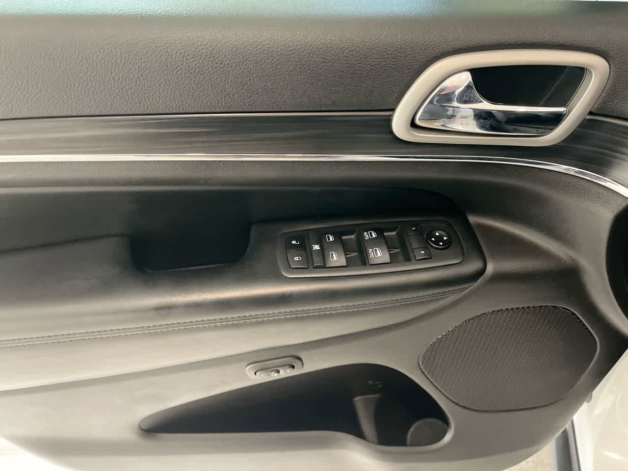 Thumbnail: 2021 Jeep Grand Cherokee - 13