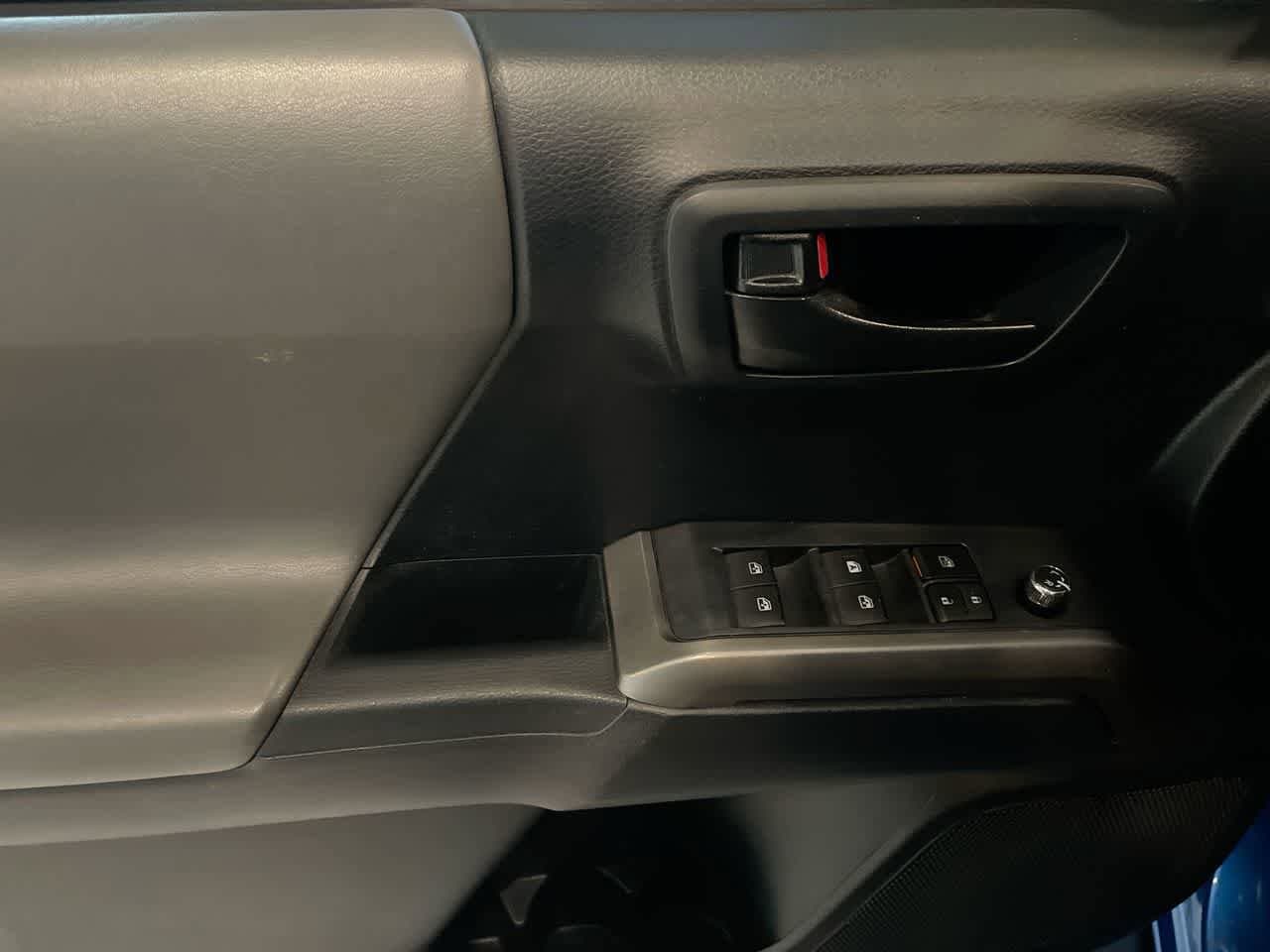 Thumbnail: 2018 Toyota Tacoma - 13