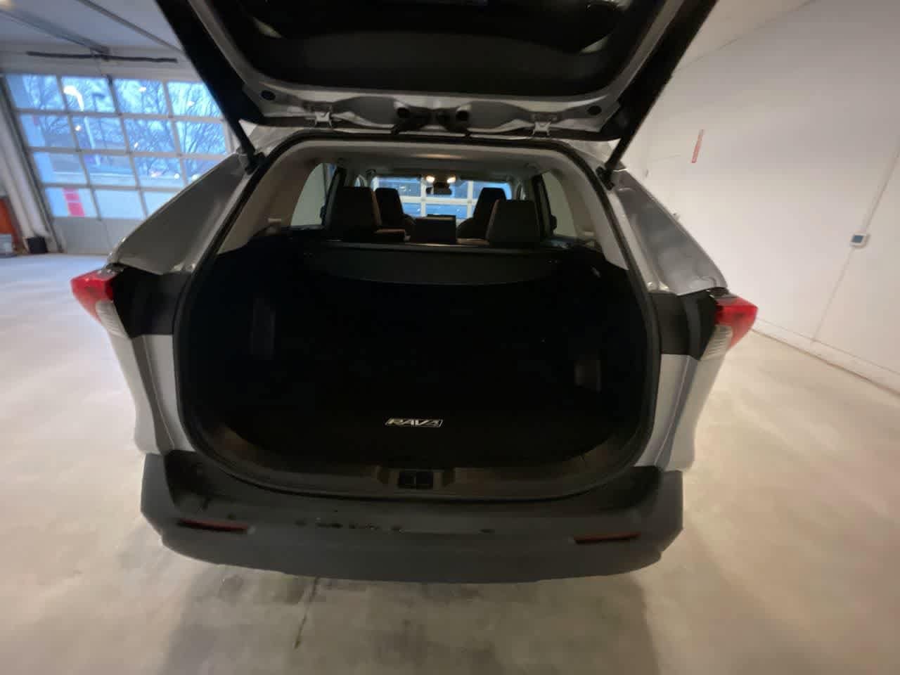 Thumbnail: 2021 Toyota RAV4 - 24